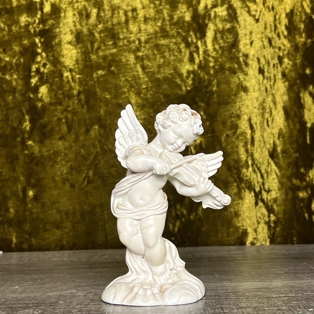 Cream Cherub Art Sculpture Piece
